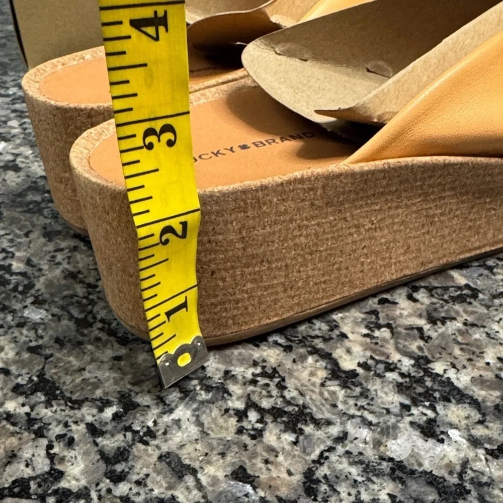Lucky Brand Women's coral Platform Sandals NWT